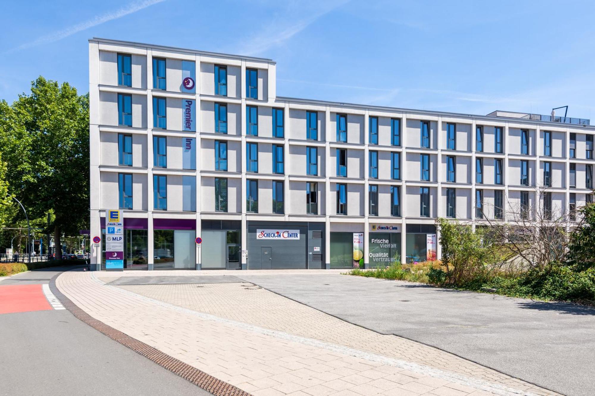 Premier Centre 3*